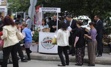 Belediyeden vatandaşlara kandil simidi