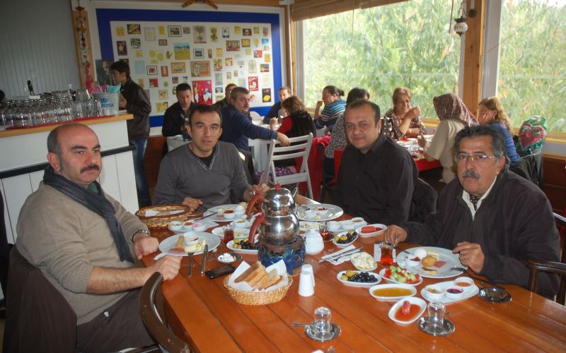 EDAK üyeleri, kahvaltıda bir araya geldi 