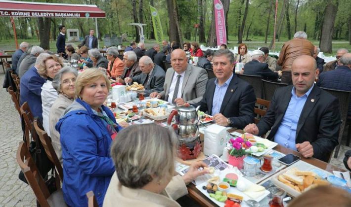 CHP, KÖY ENSTİTÜLERİNİ UNUTMADI