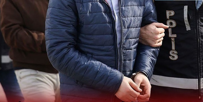 Yunanistan'a kaçarken yakalanan eski 2 üsteğmen tutuklandı