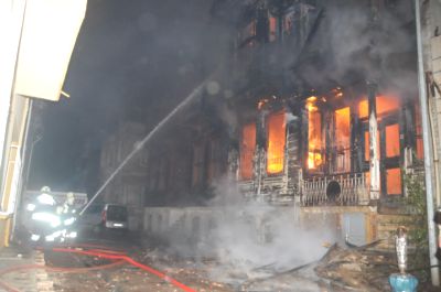 Edirne'de Ahşap Bina Yandı, Emekli Öğretmen Öldü