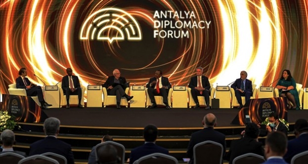 Antalya Forum'u Davos'u geride bıraktı