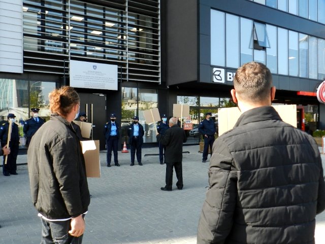 Kosova tarım üreticileri Tarım Bakanlığını protesto etti