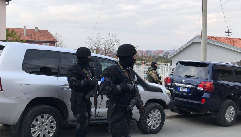 Eski Kosova Meclis Başkanı’nın evine polis baskını