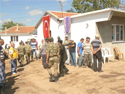 İpsalalı Şehit Emrah Karataban'ın Evine Yas Düştü