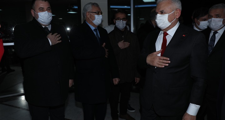 Yıldırım, aşı çalışmalarının sürdüğü fabrikaya gitti