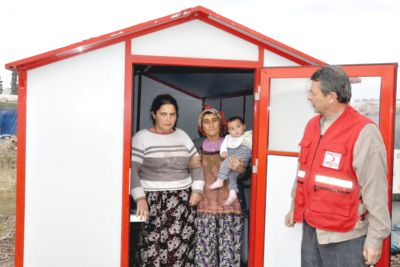 Bebeğiyle Çadırda Kalan Görme Engelli Anneye Mevlana Evi Verildi