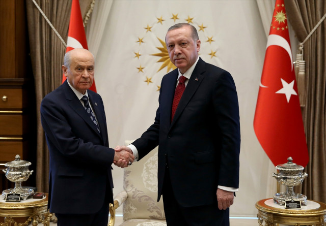 Son Dakika! Bahçeli'nin Erken Seçim Çağrısı Sonrası Külliye'de Kritik Zirve: Erdoğan'la Görüştü