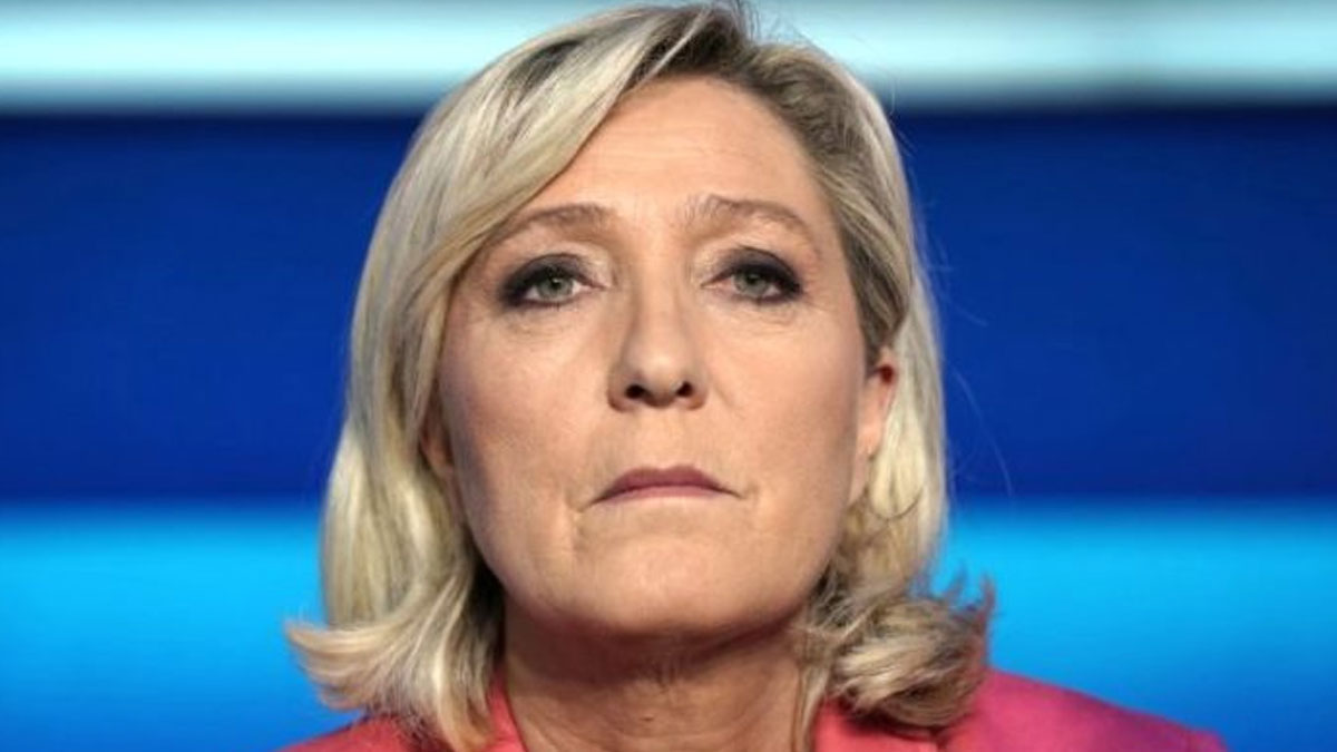 Le Pen'den 'Başörtüsü Yasaklansın' Çağrısı!