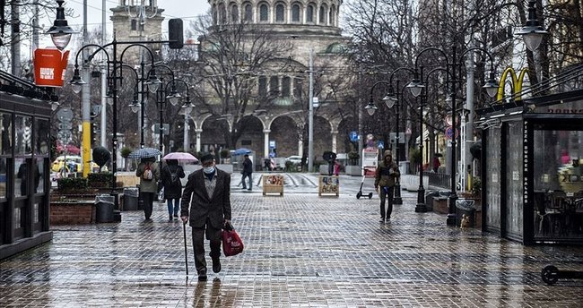 Bulgaristan’da günlük Kovid-19 vaka sayısı ilk kez 4 bini geçti