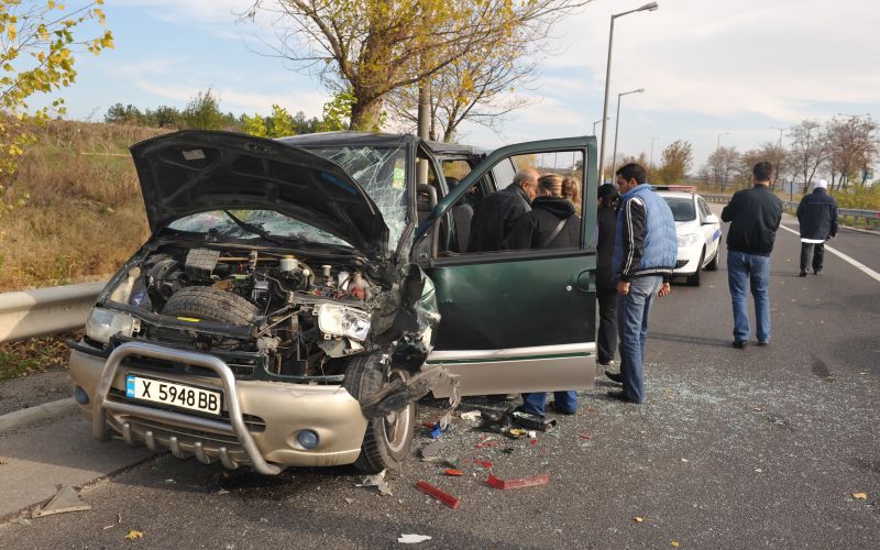 Edirne'de trafik kasası : 2 yaralı 