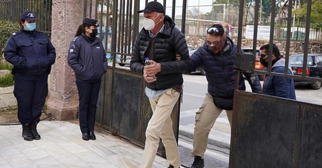 75 yaşındaki fotoğrafçı Yunanistan'da ajan diye gözaltına alındı