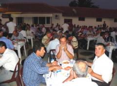 İşadamı Köyünde Bin Kişiye İftar Verdi