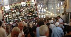 İstanbul Fatih Camii'nde Olay! (VİDEO)