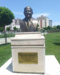 Erbakan'ın Heykeli Olay Oldu