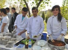 Turizm Meslek Lisesi Yararına Kermes 